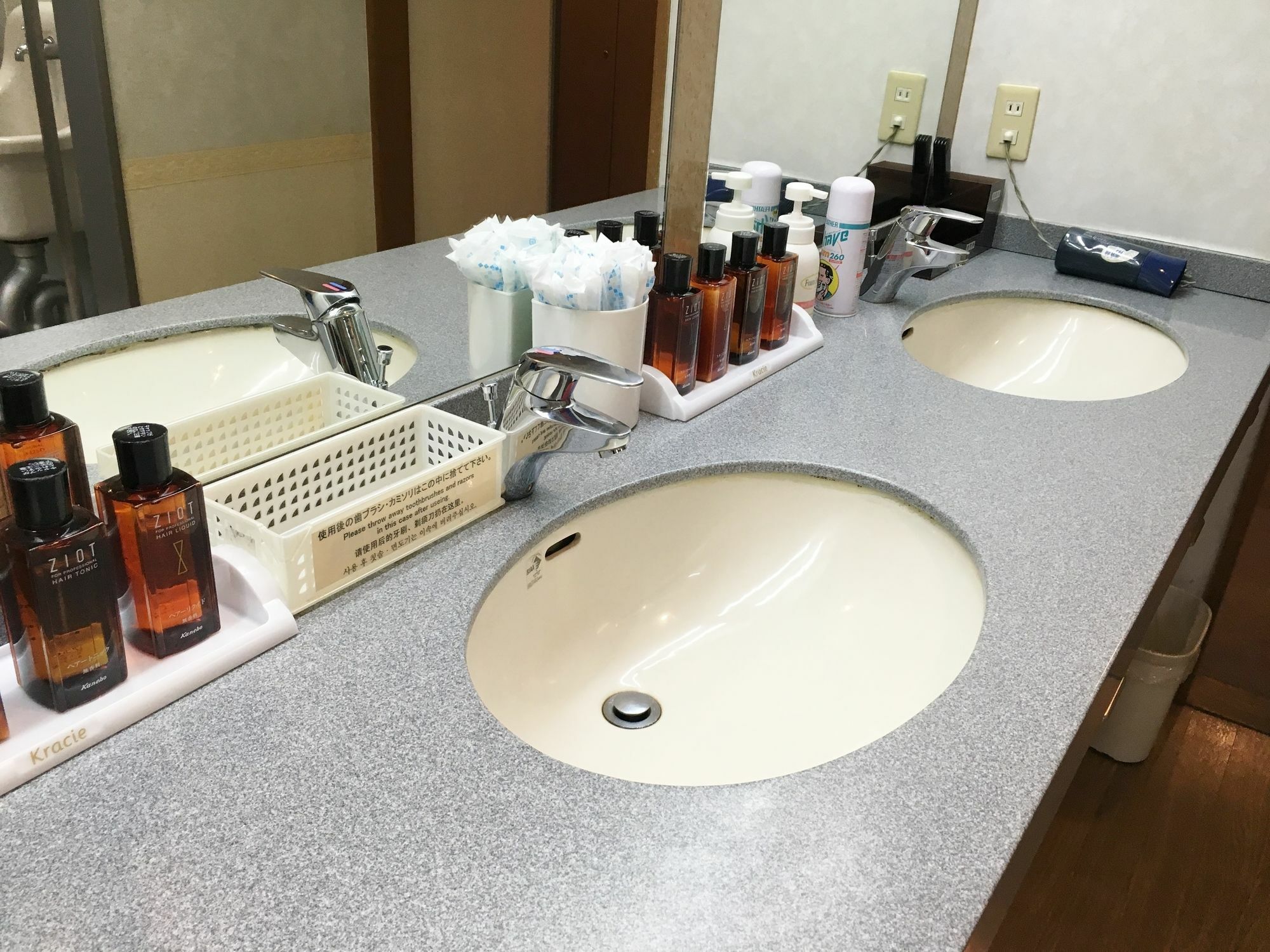 Ave Tennoji Hotel Osaka Bagian luar foto